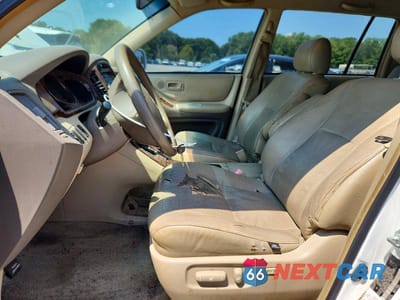 Zdjęcie 7 z 12 samochodu: 2005 TOYOTA HIGHLANDER BASE VIN:JTEGP21A350062069 - miniatura