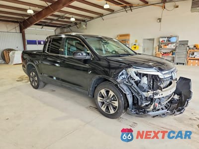 Czwarte zdjęcie samochodu z boku: 2017 HONDA RIDGELINE RTL VIN:5FPYK3F50HB006418 - miniatura
