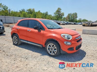 Czwarte zdjęcie samochodu z boku: 2016 FIAT 500X EASY VIN:ZFBCFXBT4GP366351 - miniatura