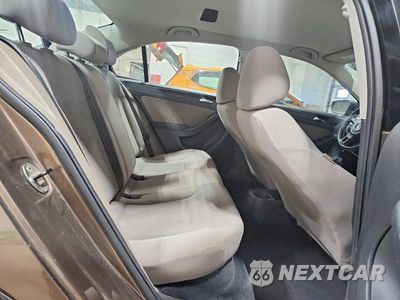 Zdjęcie 10 z 12 samochodu: 2011 VOLKSWAGEN JETTA BASE VIN:3VW2K7AJ1BM068792 - miniatura