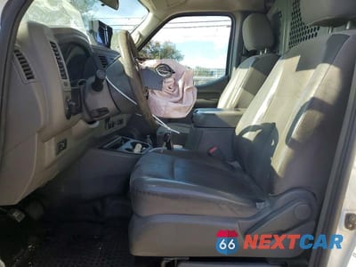 Zdjęcie 7 z 13 samochodu: 2016 NISSAN NV 2500 HD SV VIN:1N6BF0KY9GN802728 - miniatura