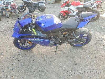 Trzecie zdjęcie samochodu z tyłu: 2026 YAMAHA YZF890 VIN:JYARNA3E9TA002183 - miniatura