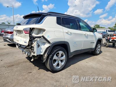 Trzecie zdjęcie samochodu z tyłu: 2020 JEEP COMPASS LATITUDE VIN:3C4NJDBBXLT128052 - miniatura