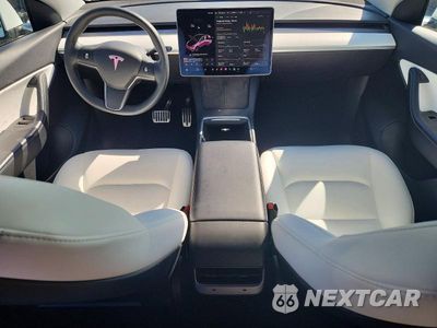 Zdjęcie 8 z 12 samochodu: 2022 TESLA MODEL Y VIN:7SAYGDEE9NF310945 - miniatura