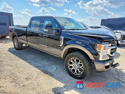Czwarte zdjęcie samochodu z boku: 2021 FORD F350 SUPER DUTY VIN:1FT8W3BT6MEC60678 - miniatura