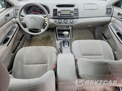 Zdjęcie 8 z 12 samochodu: 2005 TOYOTA CAMRY STANDARD VIN:4T1BE32K35U034892 - miniatura