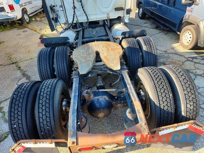 Zdjęcie 13 z 13 samochodu: 2012 FREIGHTLINER CASCADIA SEMI TRUCK VIN:1FUJGLBG7CLBR7775 - miniatura