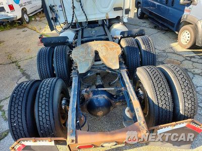 Zdjęcie 13 z 13 samochodu: 2012 FREIGHTLINER CASCADIA SEMI TRUCK VIN:1FUJGLBG7CLBR7775 - miniatura