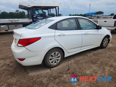 Trzecie zdjęcie samochodu z tyłu: 2016 HYUNDAI ACCENT SE VIN:KMHCT4AE0GU114357 - miniatura