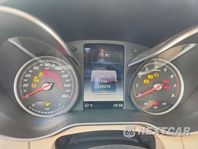 Zdjęcie 9 z 12 samochodu: 2016 MERCEDES-BENZ C 300 4MATIC VIN:55SWF4KB3GU141332 - miniatura