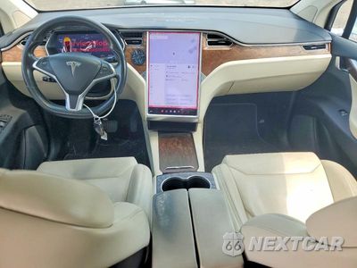 Zdjęcie 8 z 13 samochodu: 2017 TESLA MODEL X VIN:5YJXCBE24HF075955 - miniatura