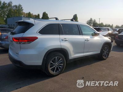 Trzecie zdjęcie samochodu z tyłu: 2019 TOYOTA HIGHLANDER XLE VIN:5TDJZRFH0KS574206 - miniatura