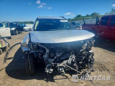 Piąte zdjęcie samochodu w środku: 2017 NISSAN ROGUE SV VIN:JN8AT2MV4HW281567 - miniatura