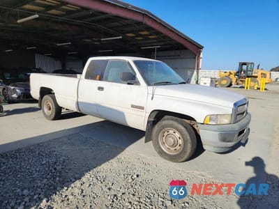 Czwarte zdjęcie samochodu z boku: 1998 DODGE RAM 2500 VIN:3B7KC22D7WG155872 - miniatura