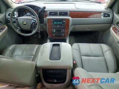 Zdjęcie 8 z 14 samochodu: 2007 CHEVROLET SUBURBAN C1500 VIN:3GNFC16J67G112743 - miniatura