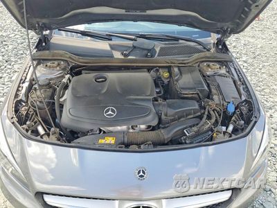 Zdjęcie 11 z 12 samochodu: 2019 MERCEDES-BENZ CLA 250 VIN:WDDSJ4EB4KN714720 - miniatura
