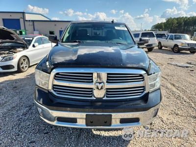 Piąte zdjęcie samochodu w środku: 2017 RAM 1500 SLT VIN:3C6RR6LT5HG591754 - miniatura