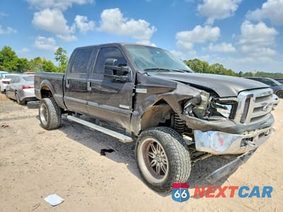 Czwarte zdjęcie samochodu z boku: 2005 FORD F250 SUPER DUTY VIN:1FTSW21P85EA73643 - miniatura