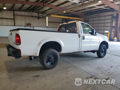 Trzecie zdjęcie samochodu z tyłu: 2005 FORD F250 SUPER DUTY VIN:1FTSF21P15EC42076 - miniatura
