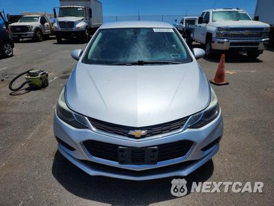 Piąte zdjęcie samochodu w środku: 2018 CHEVROLET CRUZE LT VIN:1G1BE5SM4J7165414 - miniatura
