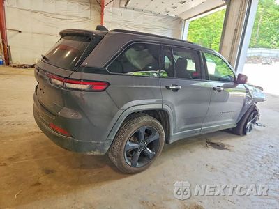 Trzecie zdjęcie samochodu z tyłu: 2025 JEEP GRAND CHEROKEE LAREDO VIN:1C4RJHAG4SC366799 - miniatura