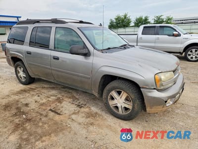 Czwarte zdjęcie samochodu z boku: 2006 CHEVROLET TRAILBLAZER EXT LS VIN:1GNET16S066153471 - miniatura