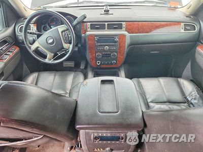 Zdjęcie 8 z 12 samochodu: 2012 CHEVROLET SUBURBAN K1500 LT VIN:1GNSKJE72CR294815 - miniatura