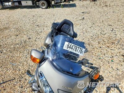 Piąte zdjęcie samochodu w środku: 2003 HONDA GL1800 VIN:1HFSC47073A211715 - miniatura