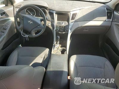 Zdjęcie 8 z 12 samochodu: 2014 HYUNDAI SONATA HYBRID VIN:KMHEC4A43EA107854 - miniatura