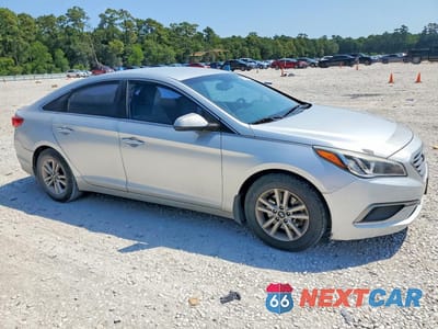 Czwarte zdjęcie samochodu z boku: 2016 HYUNDAI SONATA SE VIN:5NPE24AF4GH428158 - miniatura