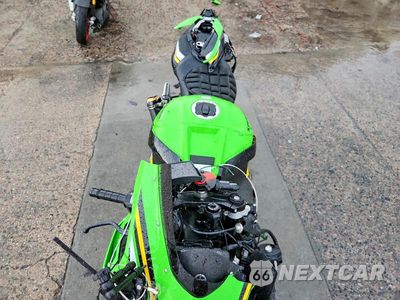 Piąte zdjęcie samochodu w środku: 2025 KAWASAKI ZX1002 L VIN:JKBZXVL17SA019040 - miniatura