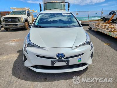 Piąte zdjęcie samochodu w środku: 2017 TOYOTA PRIUS TWO ECO VIN:JTDKARFU8H3048280 - miniatura