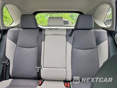 Zdjęcie 10 z 13 samochodu: 2025 TOYOTA RAV4 HYBRID XLE VIN:JTMRWRFV8SJ066385 - miniatura