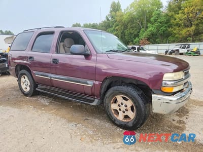 Czwarte zdjęcie samochodu z boku: 2004 CHEVROLET TAHOE C1500 VIN:1GNEC13V94R178346 - miniatura