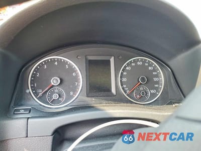 Zdjęcie 9 z 13 samochodu: 2011 VOLKSWAGEN TIGUAN S VIN:WVGBV7AXXBW552468 - miniatura