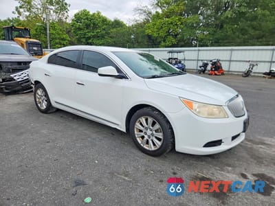 Czwarte zdjęcie samochodu z boku: 2010 BUICK LACROSSE CX VIN:1G4GB5EG6AF167677 - miniatura