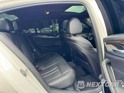 Zdjęcie 13 z 14 samochodu: 2020 BMW 530 I VIN:WBAJR3C06LCD80214 - miniatura