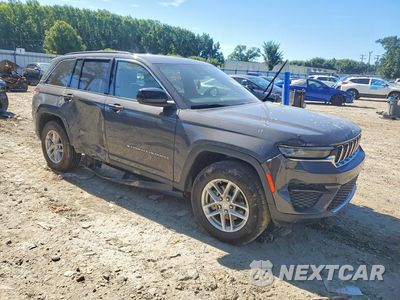 Czwarte zdjęcie samochodu z boku: 2026 JEEP GRAND CHEROKEE BASE VIN:1C4RJHAG4TC225006 - miniatura