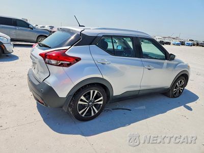 Trzecie zdjęcie samochodu z tyłu: 2020 NISSAN KICKS SV VIN:3N1CP5CVXLL533402 - miniatura