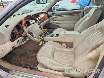 Zdjęcie 7 z 12 samochodu: 2001 JAGUAR XK8 VIN:SAJDA42C61NA20162 - miniatura