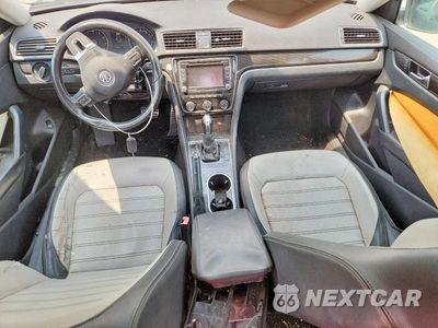 Zdjęcie 8 z 12 samochodu: 2015 VOLKSWAGEN PASSAT SE VIN:1VWBS7A33FC054689 - miniatura