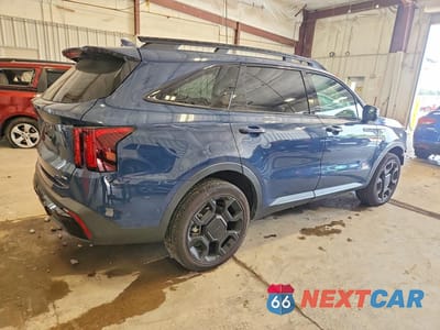 Trzecie zdjęcie samochodu z tyłu: 2026 KIA SORENTO X-LINE SX VIN:5XYRKDJF3TG456701 - miniatura