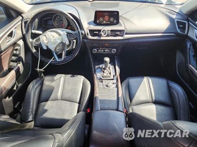 Zdjęcie 8 z 12 samochodu: 2018 MAZDA 3 TOURING VIN:3MZBN1V30JM199999 - miniatura