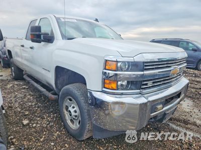 Czwarte zdjęcie samochodu z boku: 2018 CHEVROLET SILVERADO K2500 HEAVY DUTY VIN:1GC2KUEG9JZ291918 - miniatura