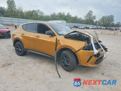 Czwarte zdjęcie samochodu z boku: 2023 DODGE HORNET GT PLUS VIN:ZACNDFBN9P3A06686 - miniatura