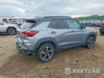 Trzecie zdjęcie samochodu z tyłu: 2022 CHEVROLET TRAILBLAZER RS VIN:KL79MUSL9NB011081 - miniatura