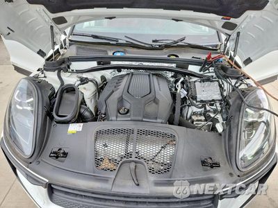 Zdjęcie 11 z 12 samochodu: 2022 PORSCHE MACAN VIN:WP1AA2A56NLB11616 - miniatura
