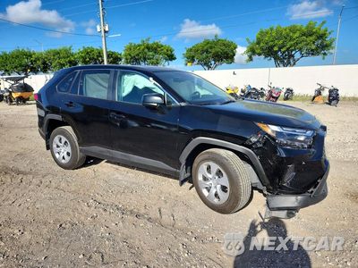 Czwarte zdjęcie samochodu z boku: 2025 TOYOTA RAV4 LE VIN:2T3H1RFV1SC361390 - miniatura