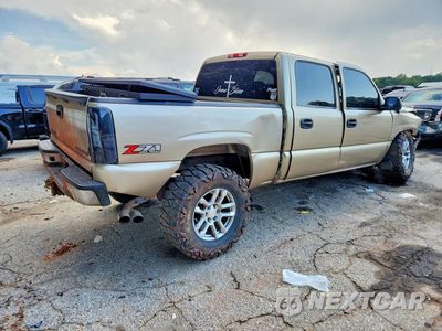 Trzecie zdjęcie samochodu z tyłu: 2004 CHEVROLET SILVERADO K1500 VIN:2GCEK13T441299935 - miniatura