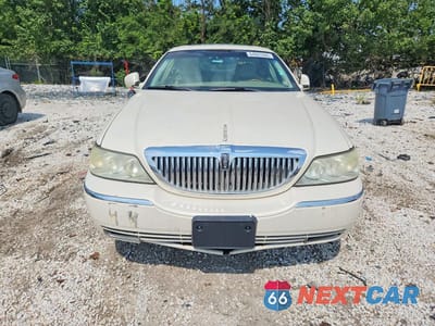Piąte zdjęcie samochodu w środku: 2007 LINCOLN TOWN CAR DESIGNER VIN:1LNHM83W57Y613776 - miniatura